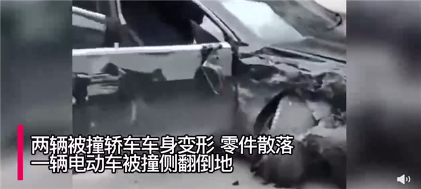 陕西一辆特斯拉失控冲向路边车辆 发出巨大撞击声：现场视频惨烈
