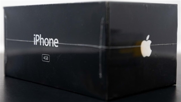 初代未拆封iPhone拍出113万！能买4辆特斯拉Model 3