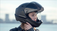 专家提醒安全头盔也有自己的使用寿命：